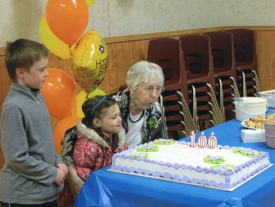 Edith and her great grandchildren Josh and Lily Huff. 2016. Edith and her great grandchildren Josh and Lily Huff. 2016.