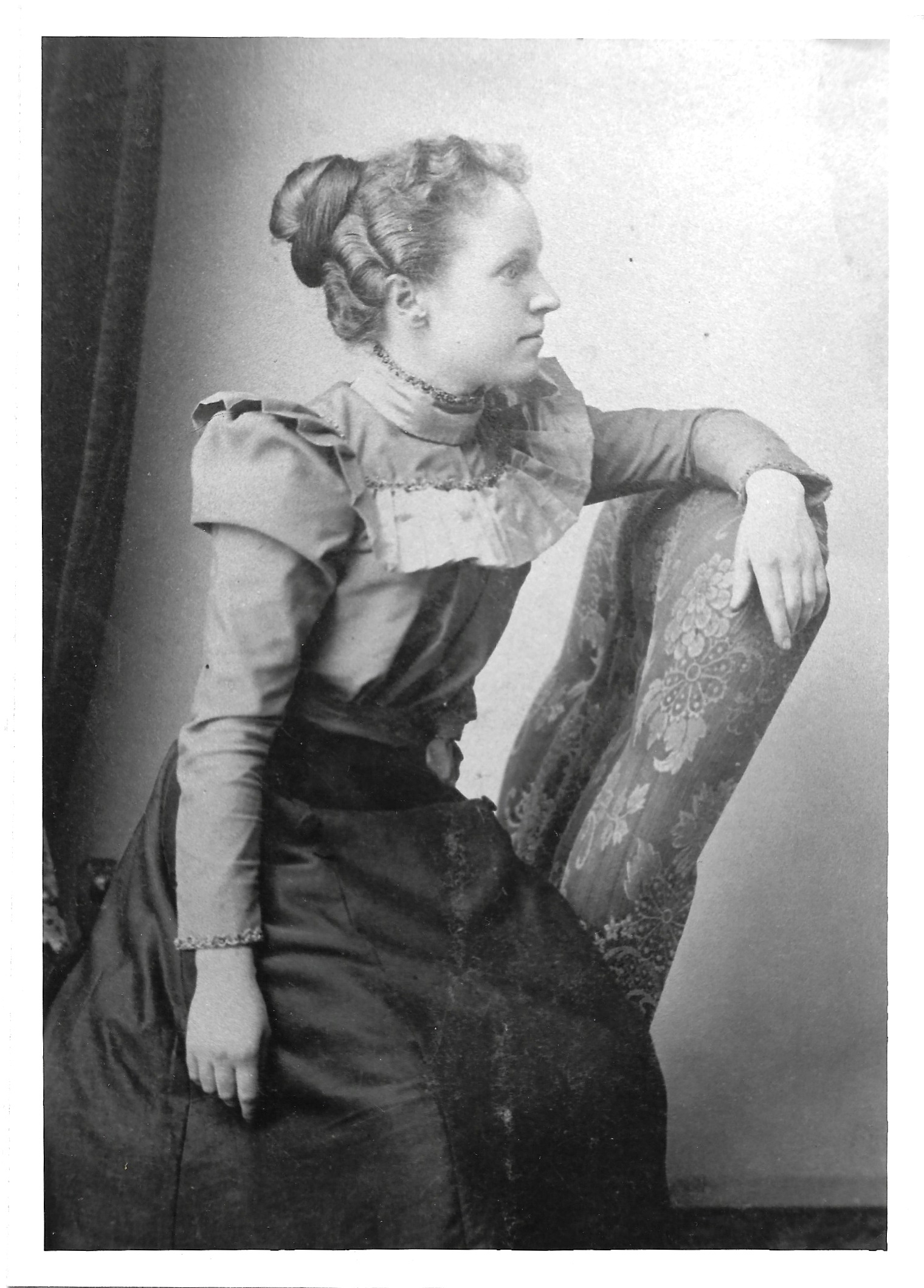 Eva Tucker – 1895 (age 19) Eva Tucker – 1895 (age 19)