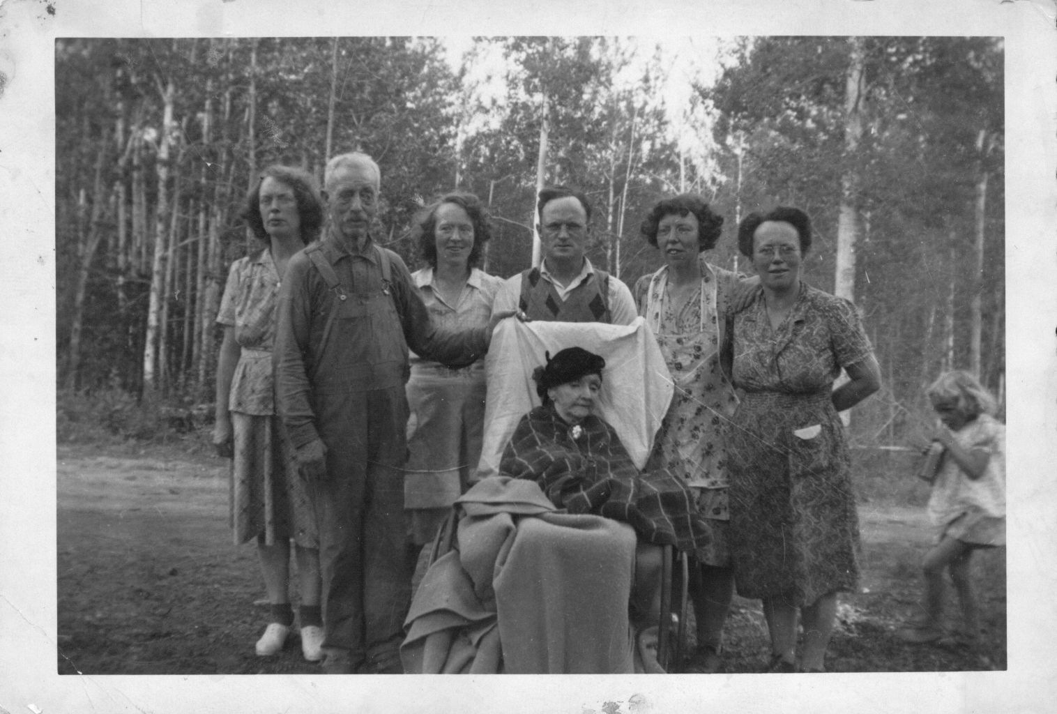 Ethel Brown, John Hopps, Gwen Bell Ethel Brown, John Hopps, Gwen Bell