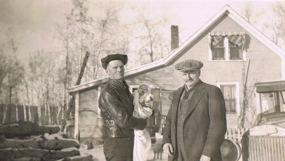 Eric holding Edwin, Jared Brown – 1944 Eric holding Edwin, Jared Brown – 1944