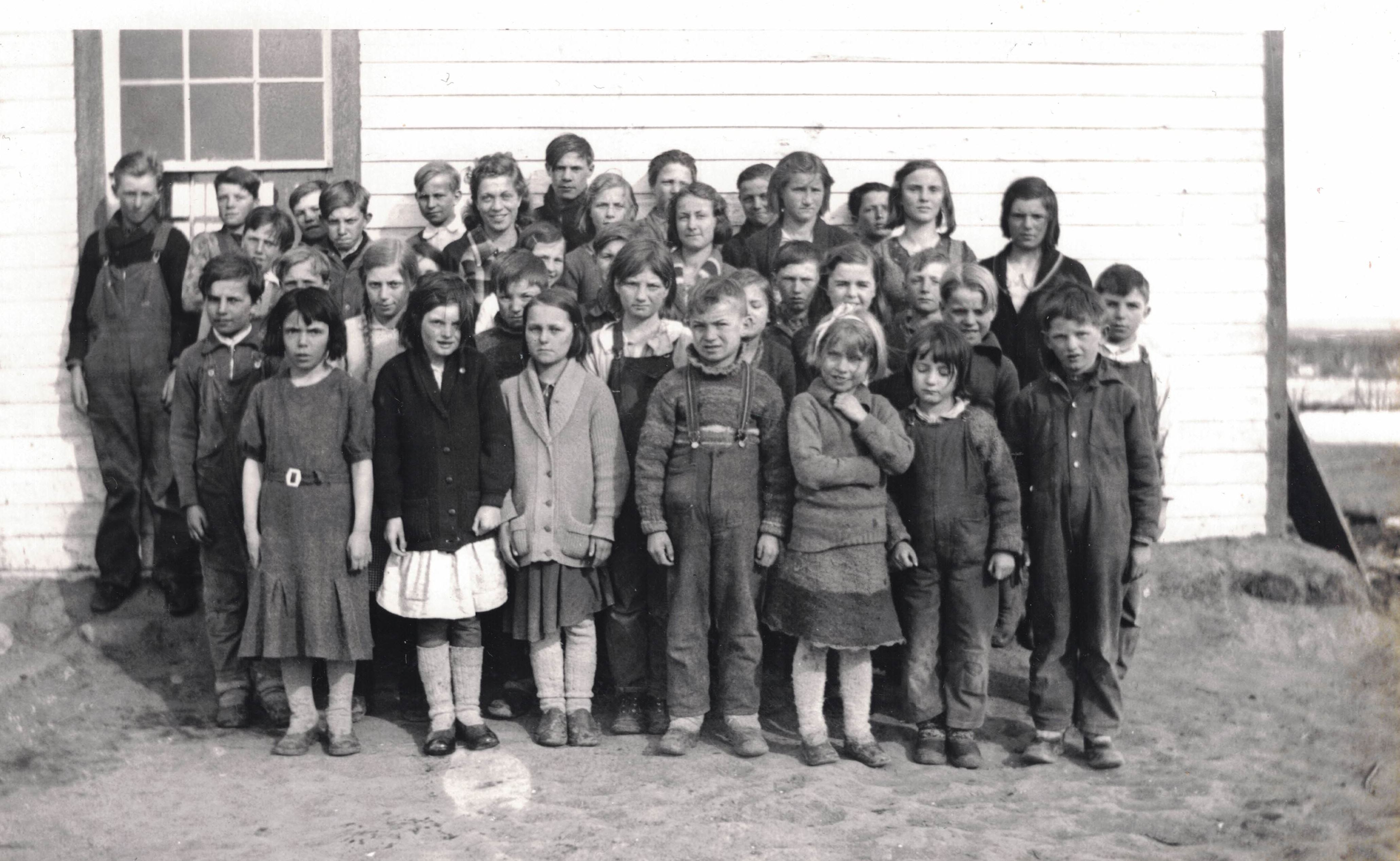 Forfar School students. 1935–1936. Forfar School students. 1935–1936.