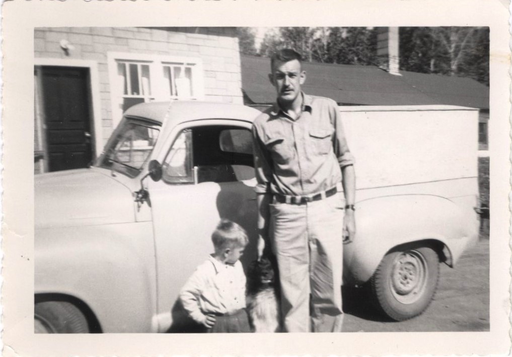 Dick, Raymond, Ring(dog) and Hans' Studebaker Dick, Raymond, Ring(dog) and Hans' Studebaker