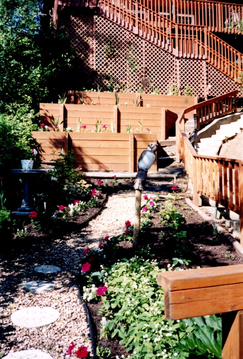 Island Lake cottage flower beds